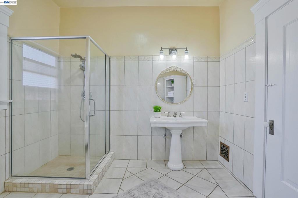 2056 Santa Clara Ave Property Photo 42