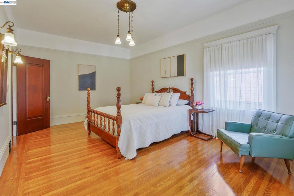 2056 Santa Clara Ave Property Photo 46