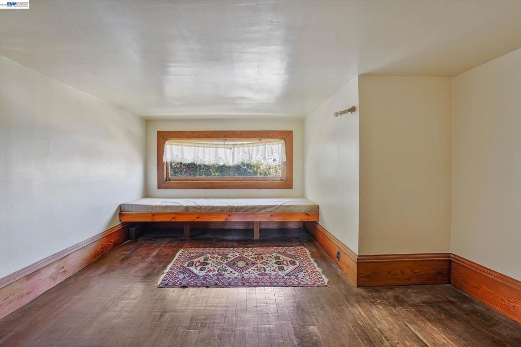 2056 Santa Clara Ave Property Photo 56