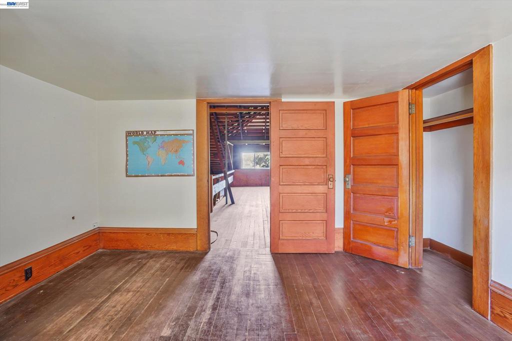 2056 Santa Clara Ave Property Photo 57