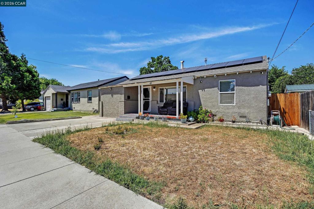 7 Lawrence Ave Property Photo 3
