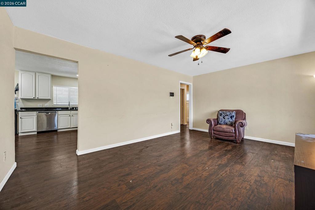 7 Lawrence Ave Property Photo 5