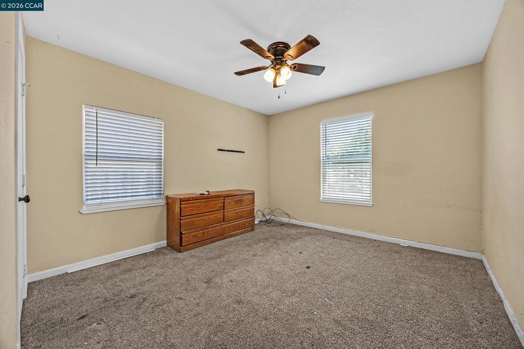 7 Lawrence Ave Property Photo 8