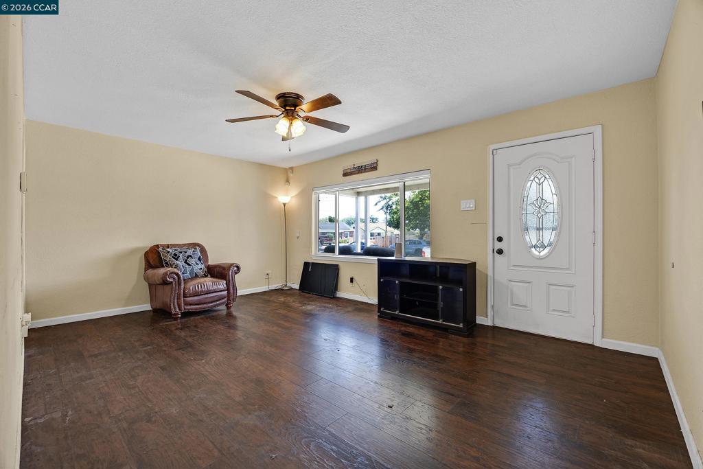 7 Lawrence Ave Property Photo 9