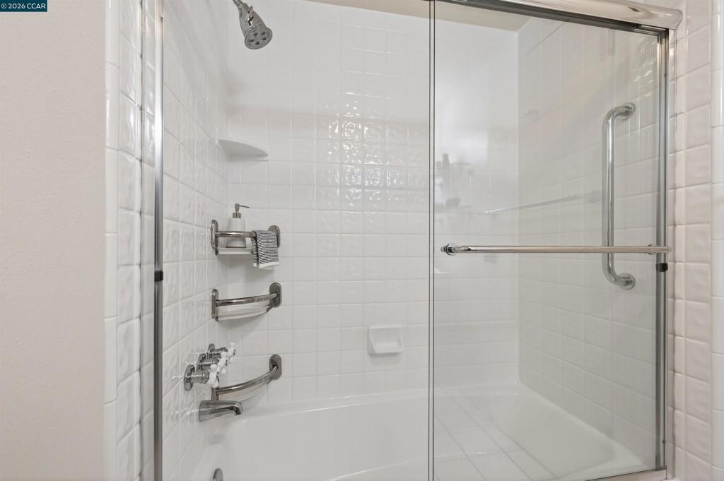 60 Karol Ln Property Photo 24
