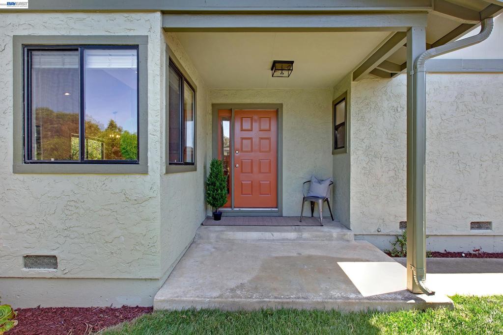 3133 Swindon Ct Property Photo 4