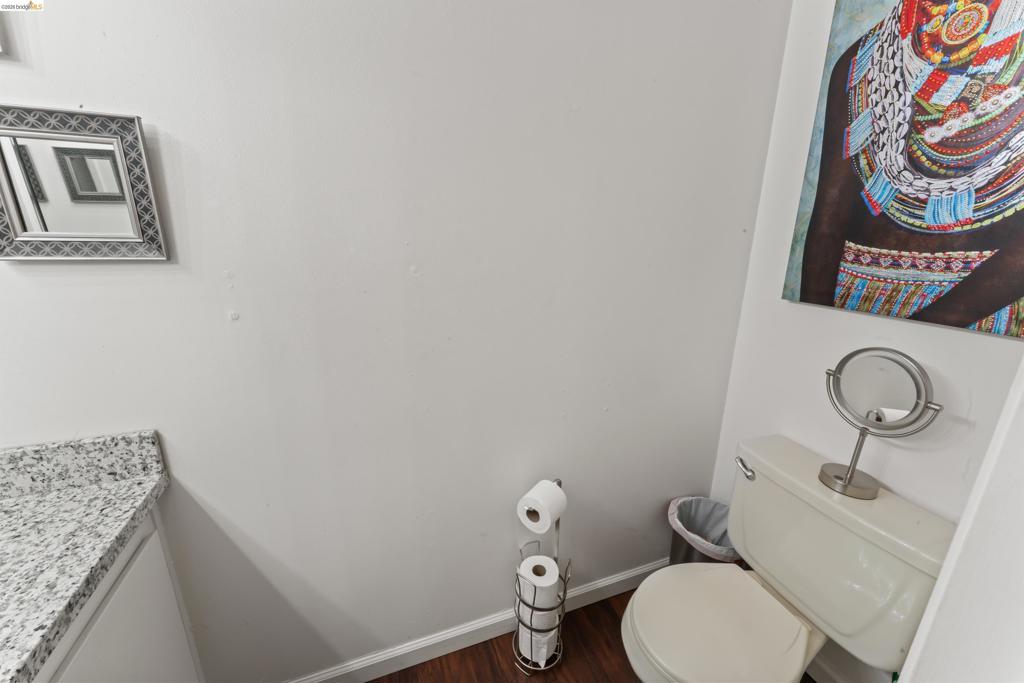 2504 Bishop Ln Property Photo 11