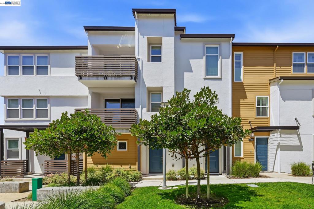 39482 Capstone Cmn Property Photo 1