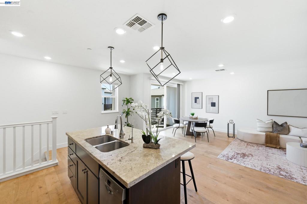 39482 Capstone Cmn Property Photo 10