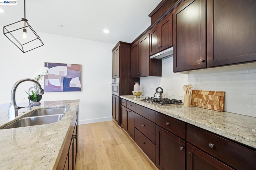 39482 Capstone Cmn Property Photo 12