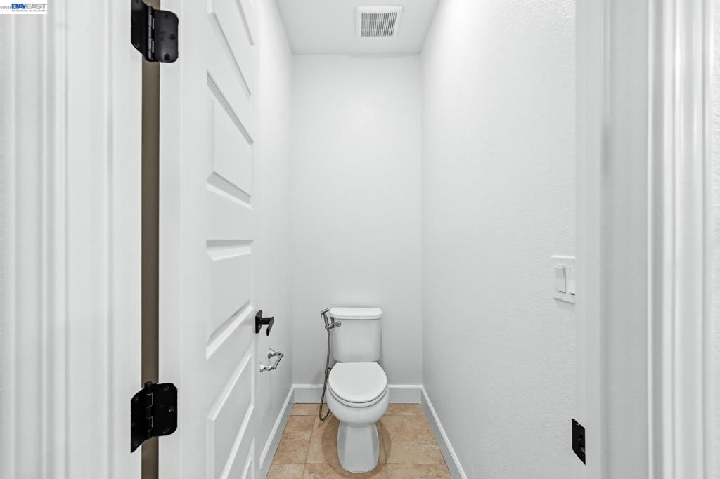 39482 Capstone Cmn Property Photo 23