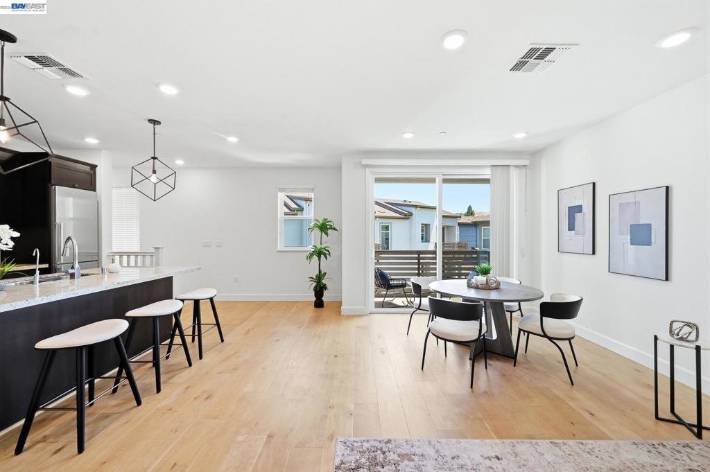 39482 Capstone Cmn Property Photo 35