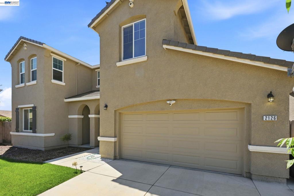 2126 Grapevine Dr Property Photo 4