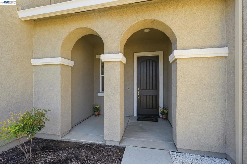 2126 Grapevine Dr Property Photo 5