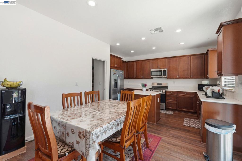 2126 Grapevine Dr Property Photo 13
