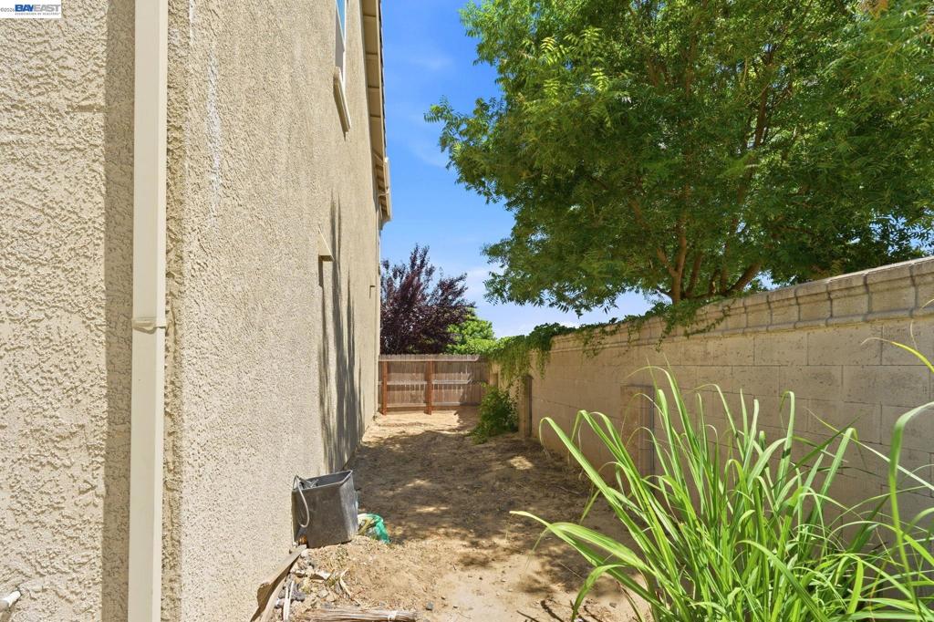 2126 Grapevine Dr Property Photo 41