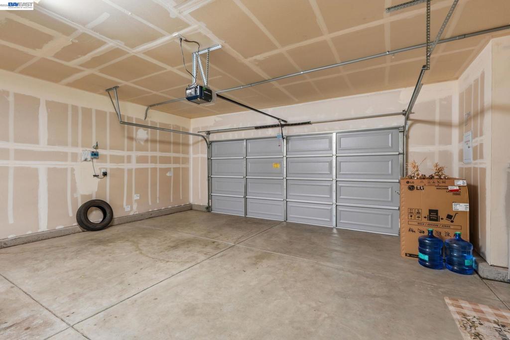 2126 Grapevine Dr Property Photo 42