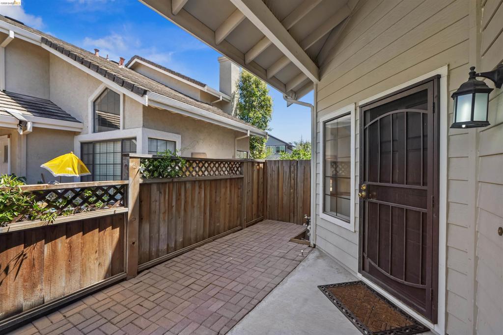 4840 Highlands Way Property Photo 4