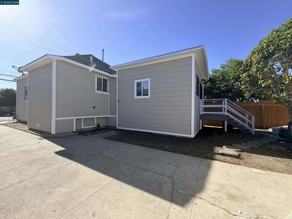 924 7th St Property Photo 12
