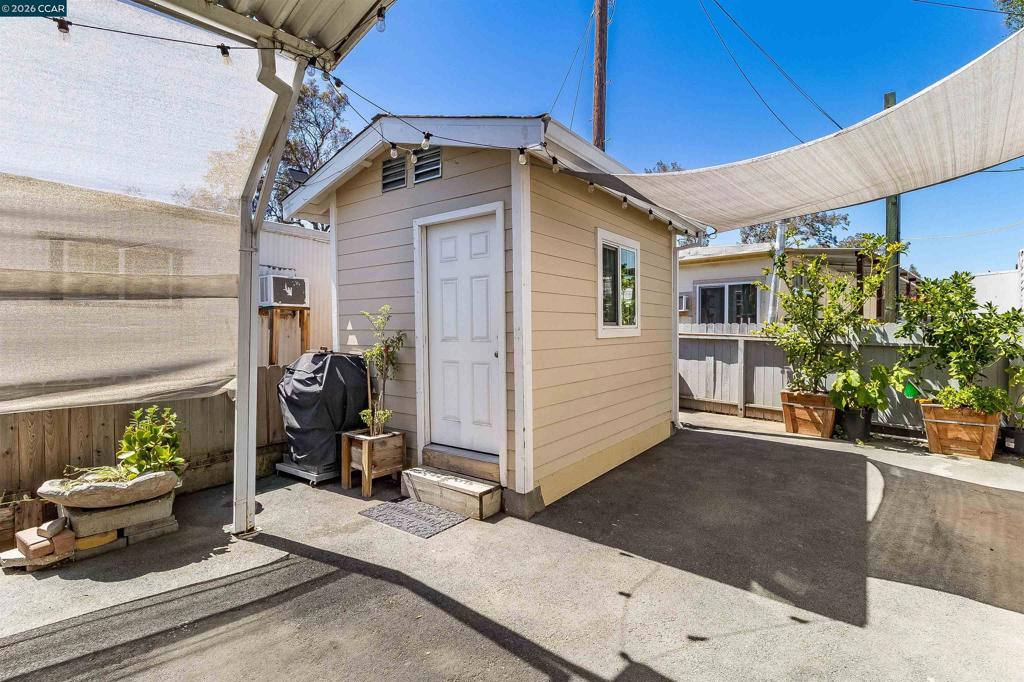 5751 Bridgehead Rd Property Photo 22