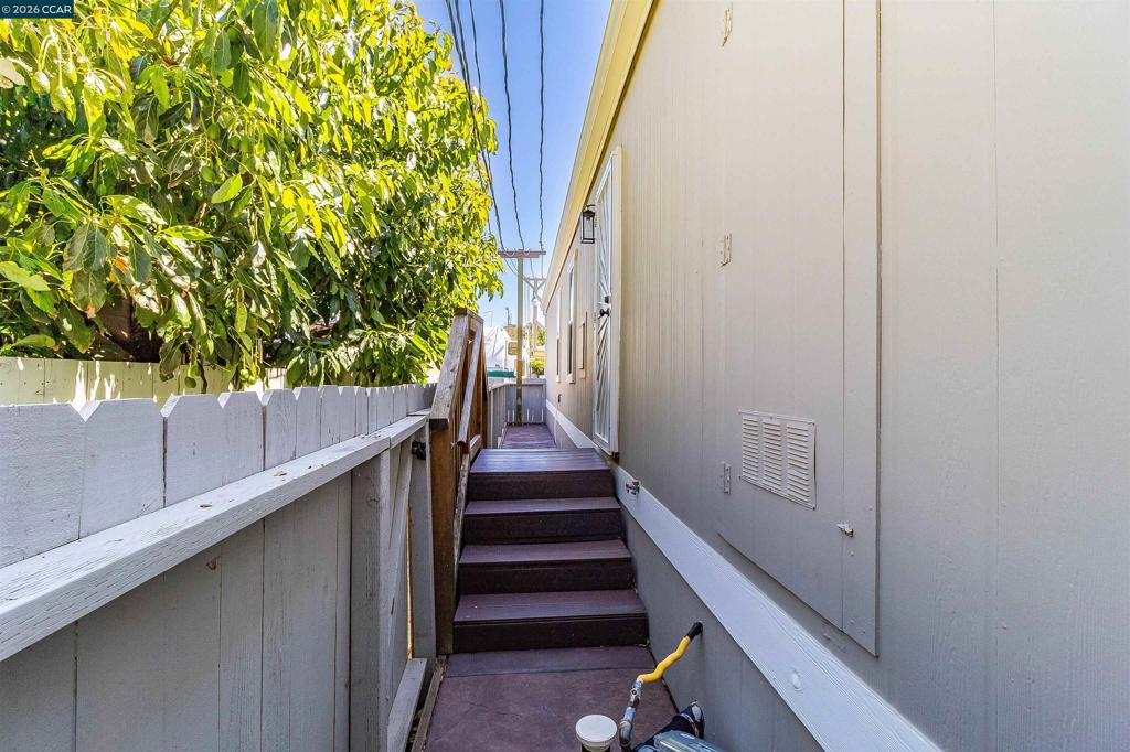 5751 Bridgehead Rd Property Photo 26