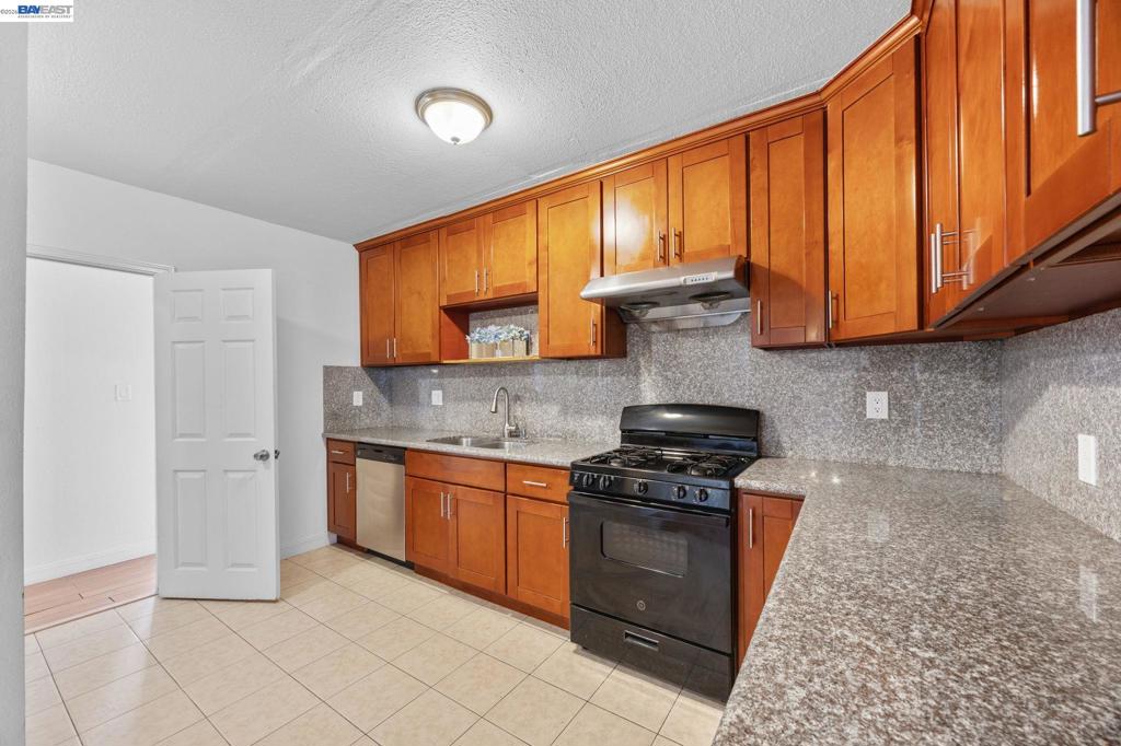 1828 Rosedale Ave Property Photo 13