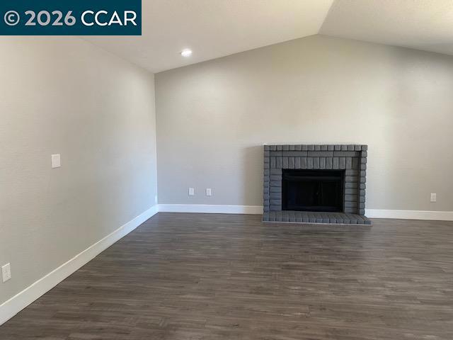 945 Arambel Dr Property Photo 4