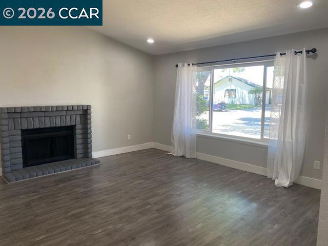 945 Arambel Dr Property Photo 5