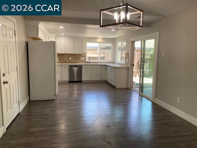 945 Arambel Dr Property Photo 7