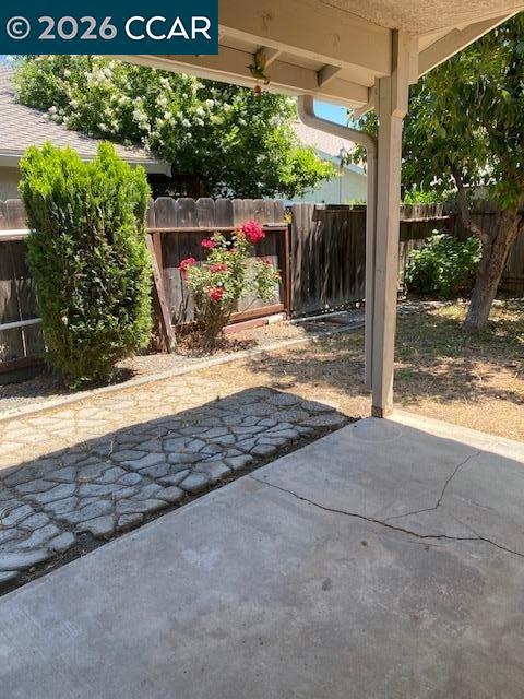 945 Arambel Dr Property Photo 23