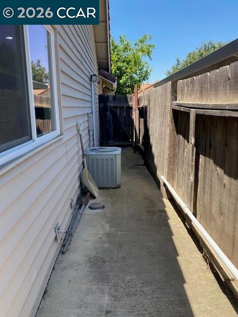 945 Arambel Dr Property Photo 26