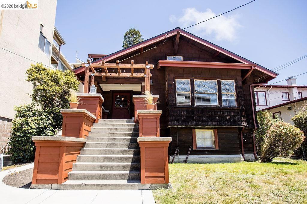1643 Oxford St Property Photo 1