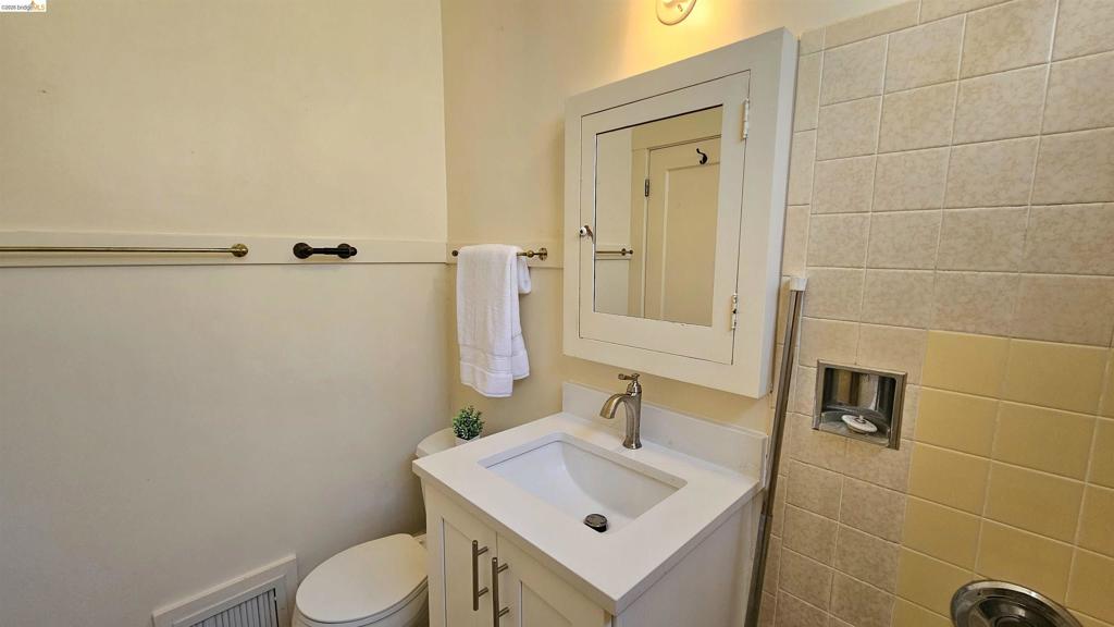 1901 Parker St 3 Property Photo 13