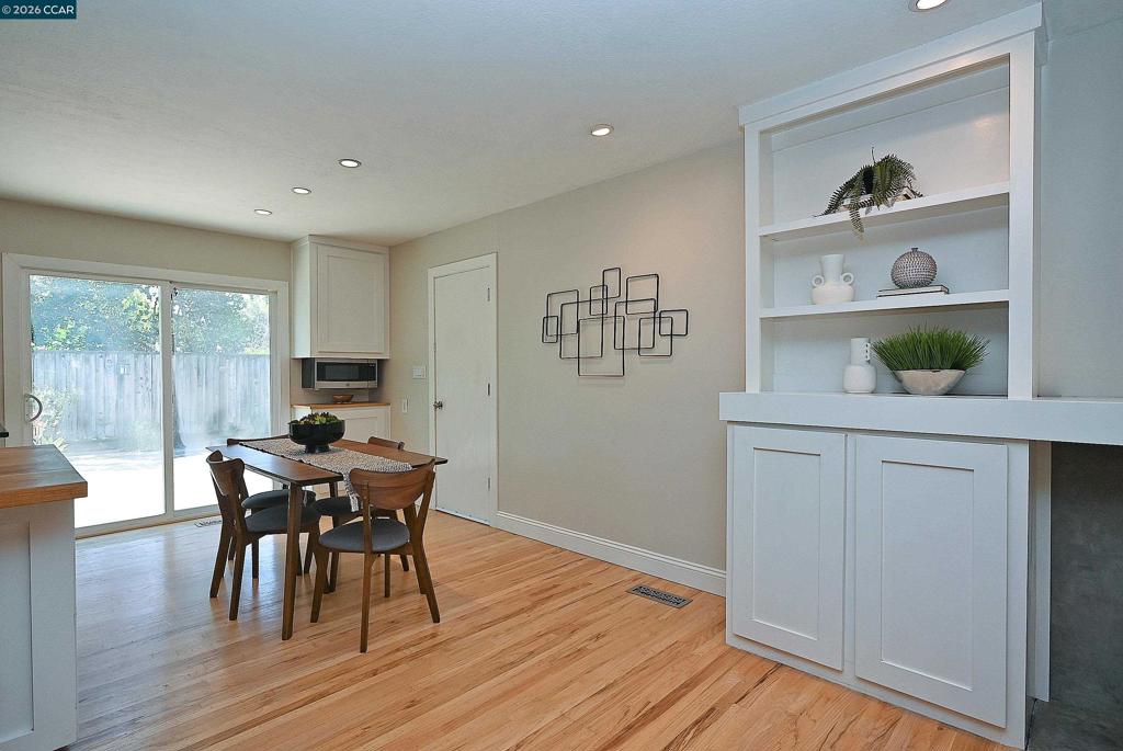 731 Hamilton Dr Property Photo 8