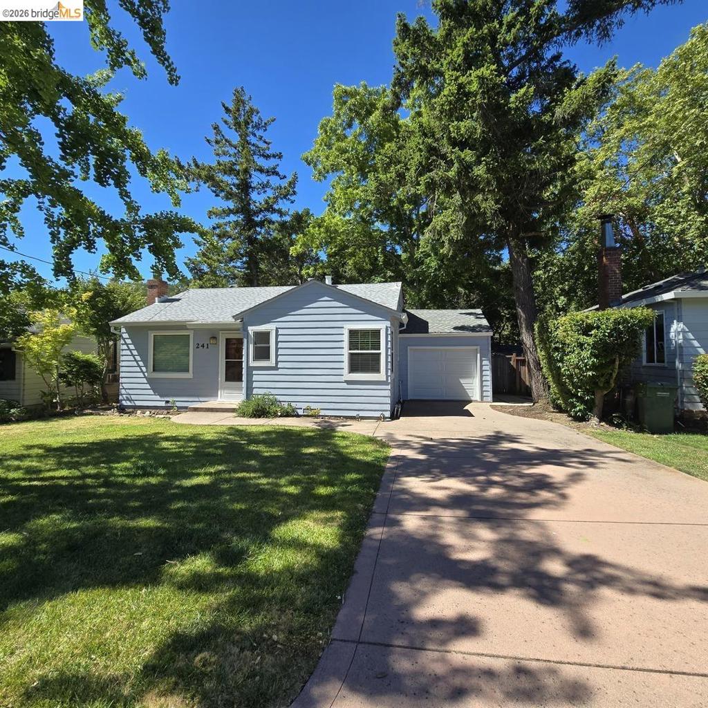 241 Humboldt St Property Photo 3