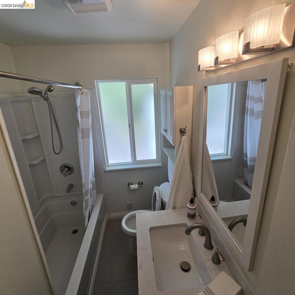 241 Humboldt St Property Photo 20
