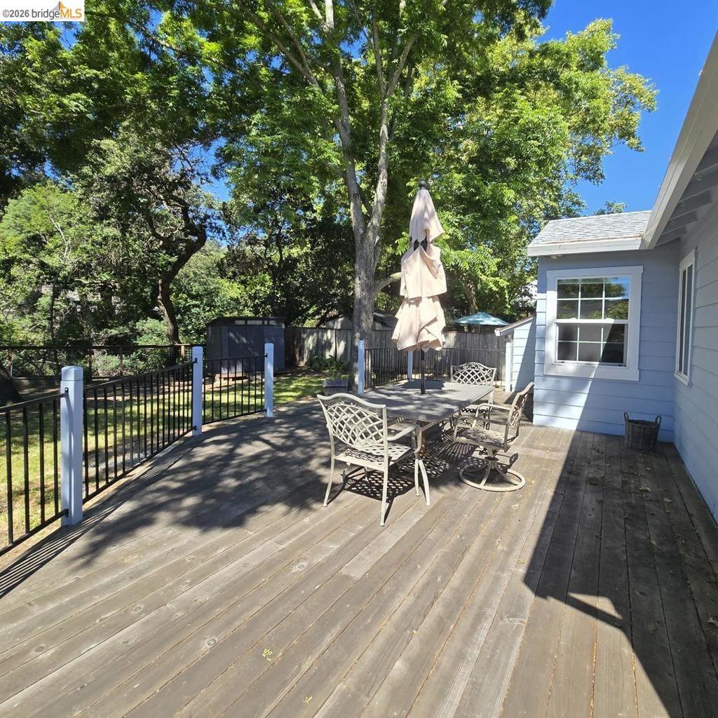 241 Humboldt St Property Photo 25