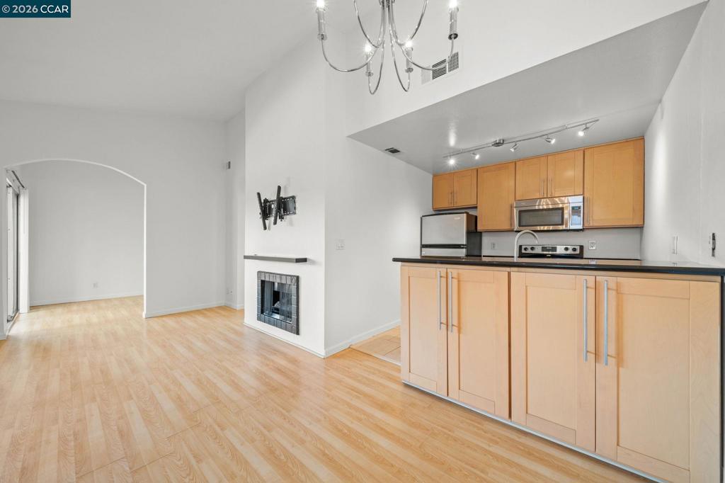 5460 Concord Blvd B8 Property Photo 6