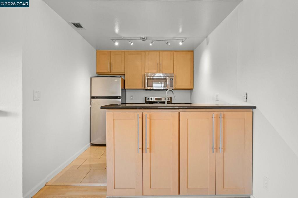 5460 Concord Blvd B8 Property Photo 7