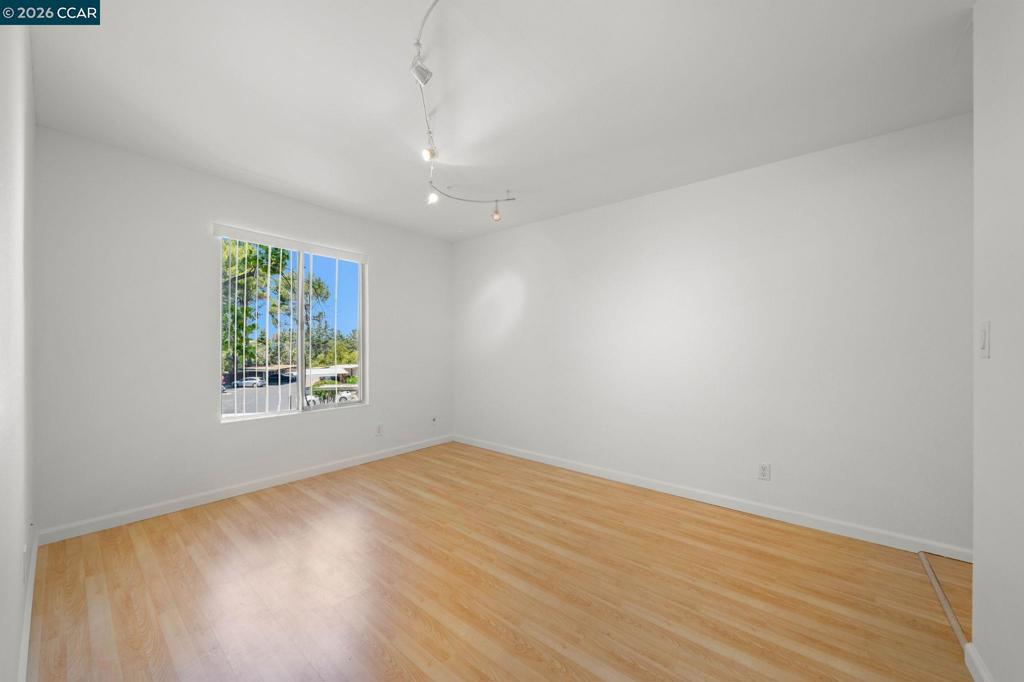 5460 Concord Blvd B8 Property Photo 17