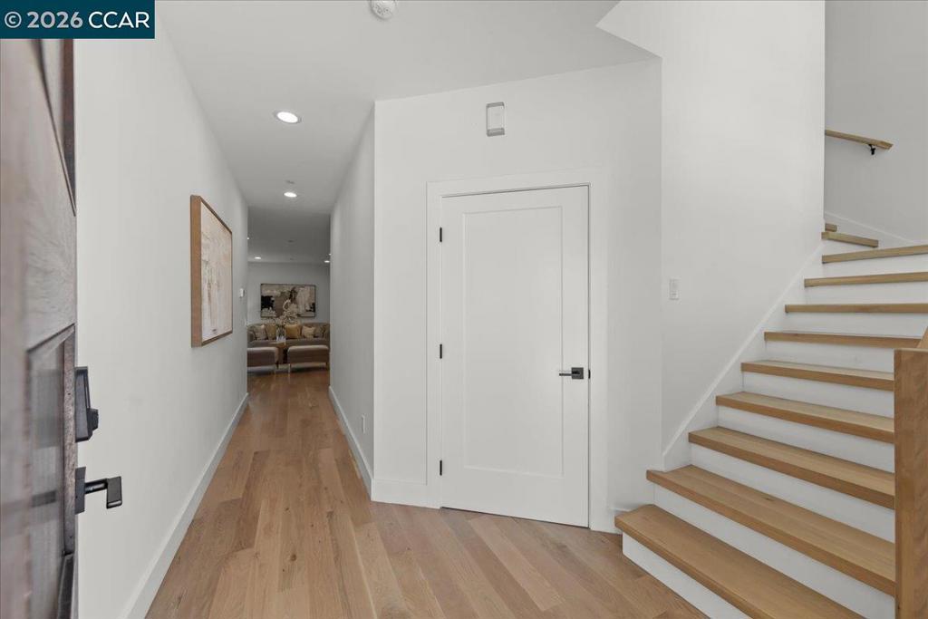 714 4th Ave Property Photo 3
