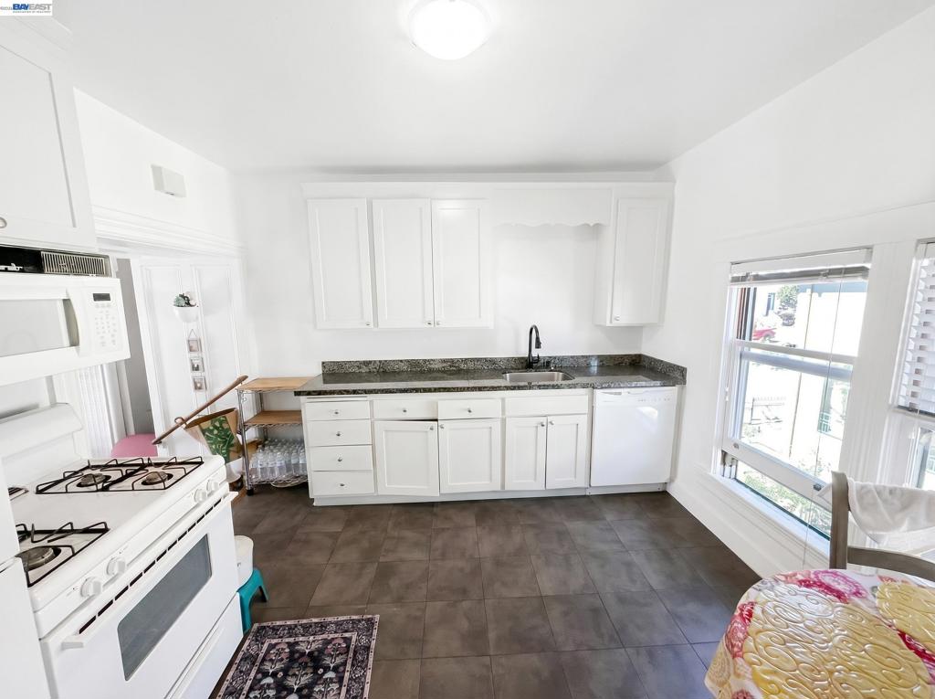 834 Georgia St Property Photo 20