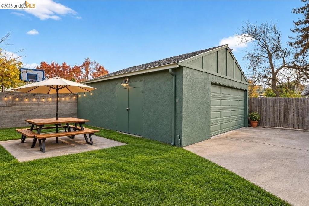 310 Melven Property Photo 26