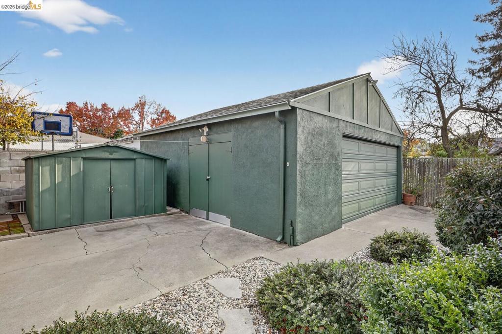 310 Melven Property Photo 27