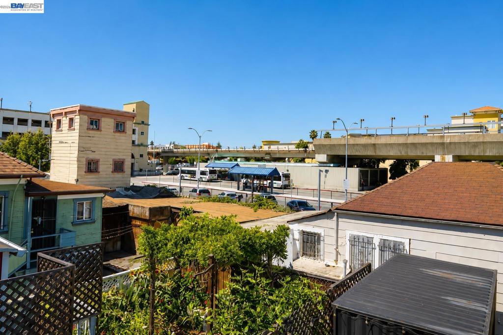3338 San Leandro St Property Photo 18