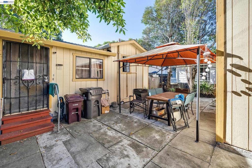 3626 Midvale Ave Property Photo 40