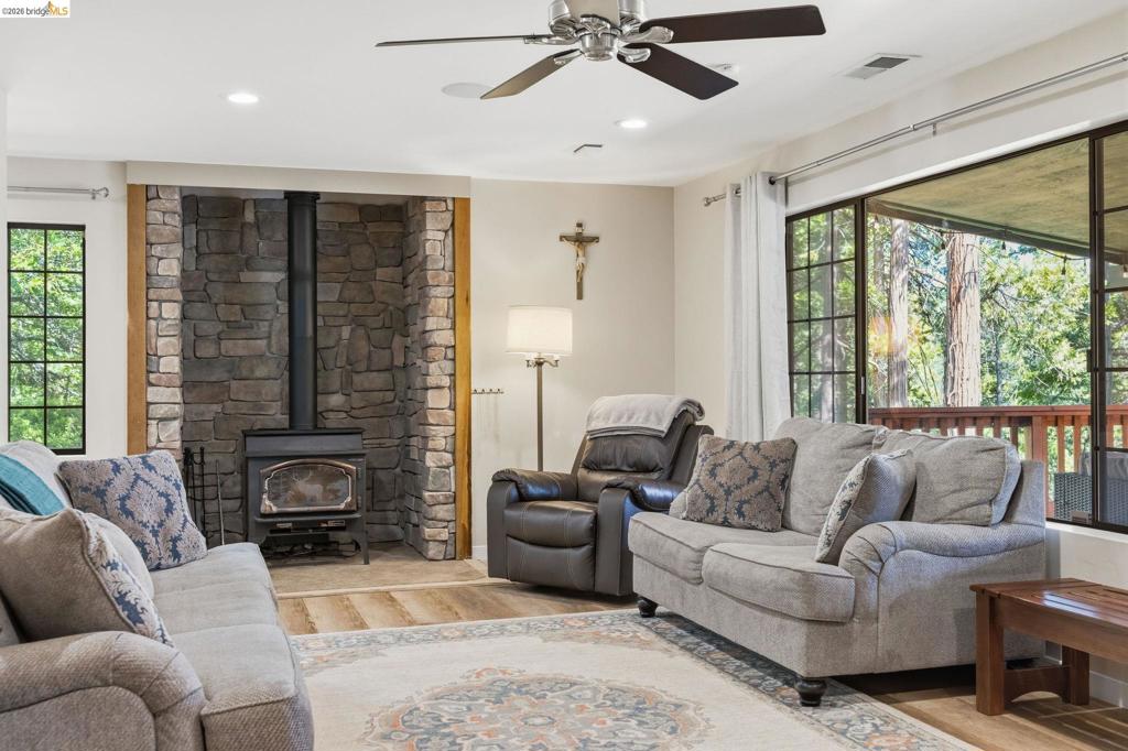 24882 Bottini Apple Ranch Rd Property Photo 2