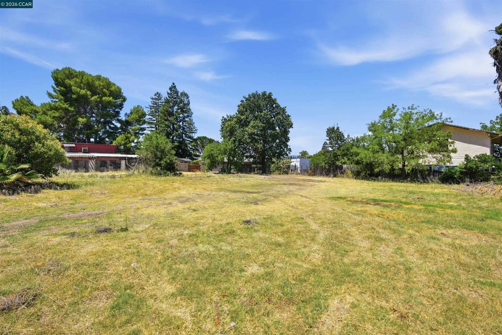 5249 Olive Dr. Property Photo 7