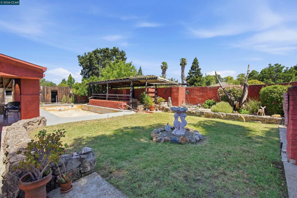 5249 Olive Dr. Property Photo 10