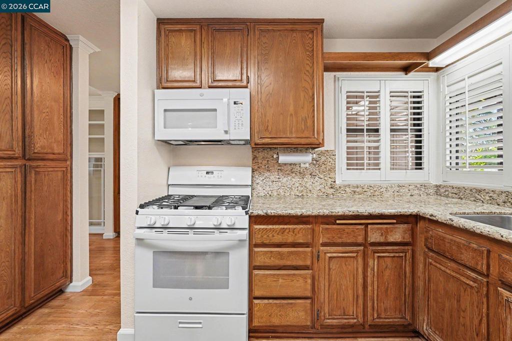 2356 Golden Bear Circle Property Photo 6